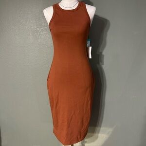 Chic Sleeveless Tan Midi Dress